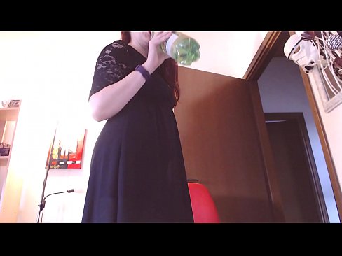 ❤️ Un escravo sumiso que adora as bragas sucias e deliciosas vese obrigado a masturbarse despois de ver este vídeo! Só porno en nós