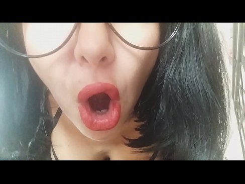 ❤️ Querida, a túa madrastra non te deixa ir hoxe á escola... necesitote demasiado... Só porno en nós