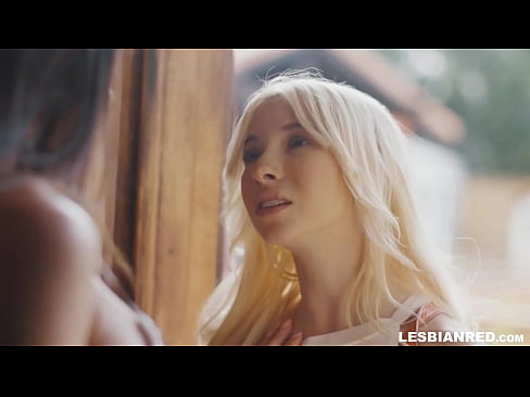 ❤️ A nena chega a casa uns meses despois e acaba comendo o coño da súa madrastra Só porno en nós