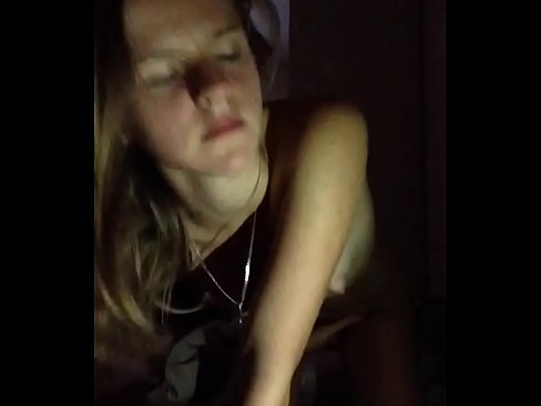 ❤️ Unha rapaza masturbanse e corre Só porno en nós